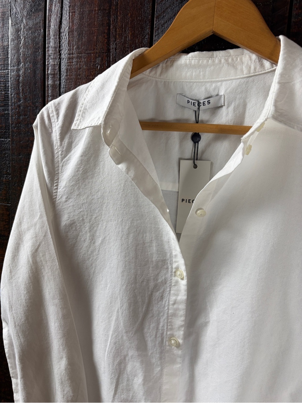 PIECES Women’s White Button-Up Oxford Shirt NWT Small - Picture 4 of 9